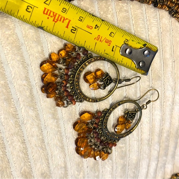 ☀️ NWT Beaded Double Strand Necklace with Two Pairs of Earrings - Picture 5 of 8